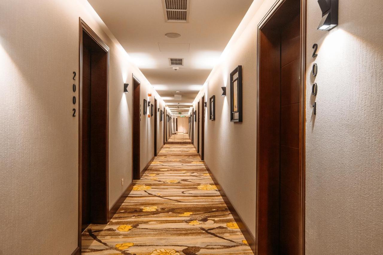 Horizont Hotel Tbilisi Exterior foto